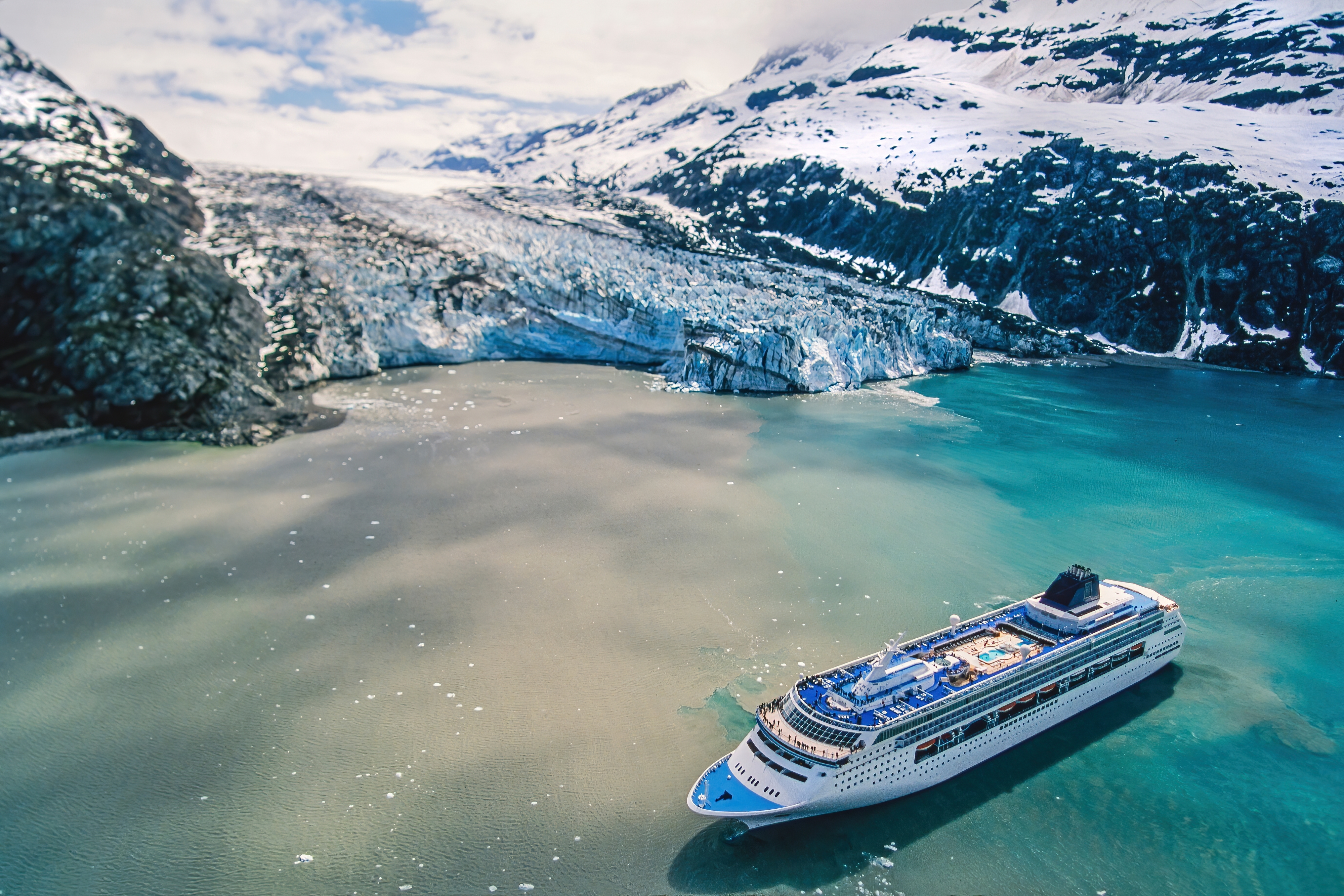 ALASKA GLACIER CRUISE — A FRONT-ROW SEAT TO THE WILD